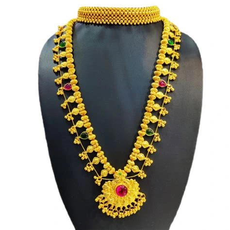 Kolhapuri Saaj with Red Stone Pendant