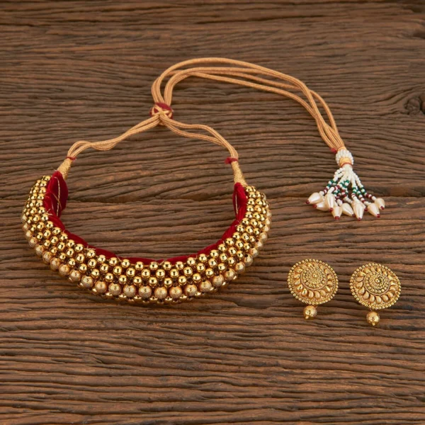 Kolhapuri Thushi Necklace Set with Earrings