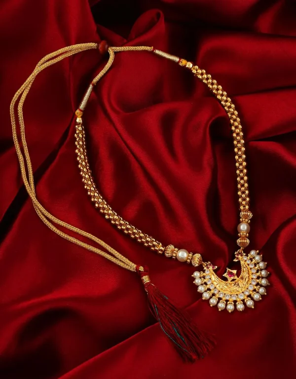 Traditional Kolhapuri Thushi Necklace with Red Beads and Gold Pendant