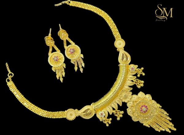 Leaf and Floral Necklace Set