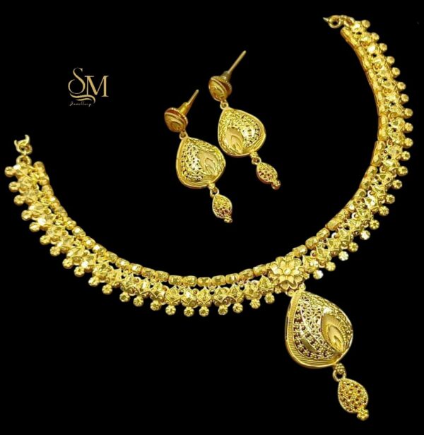 Traditional Kolhapuri Gadi Thushi with leaf design
